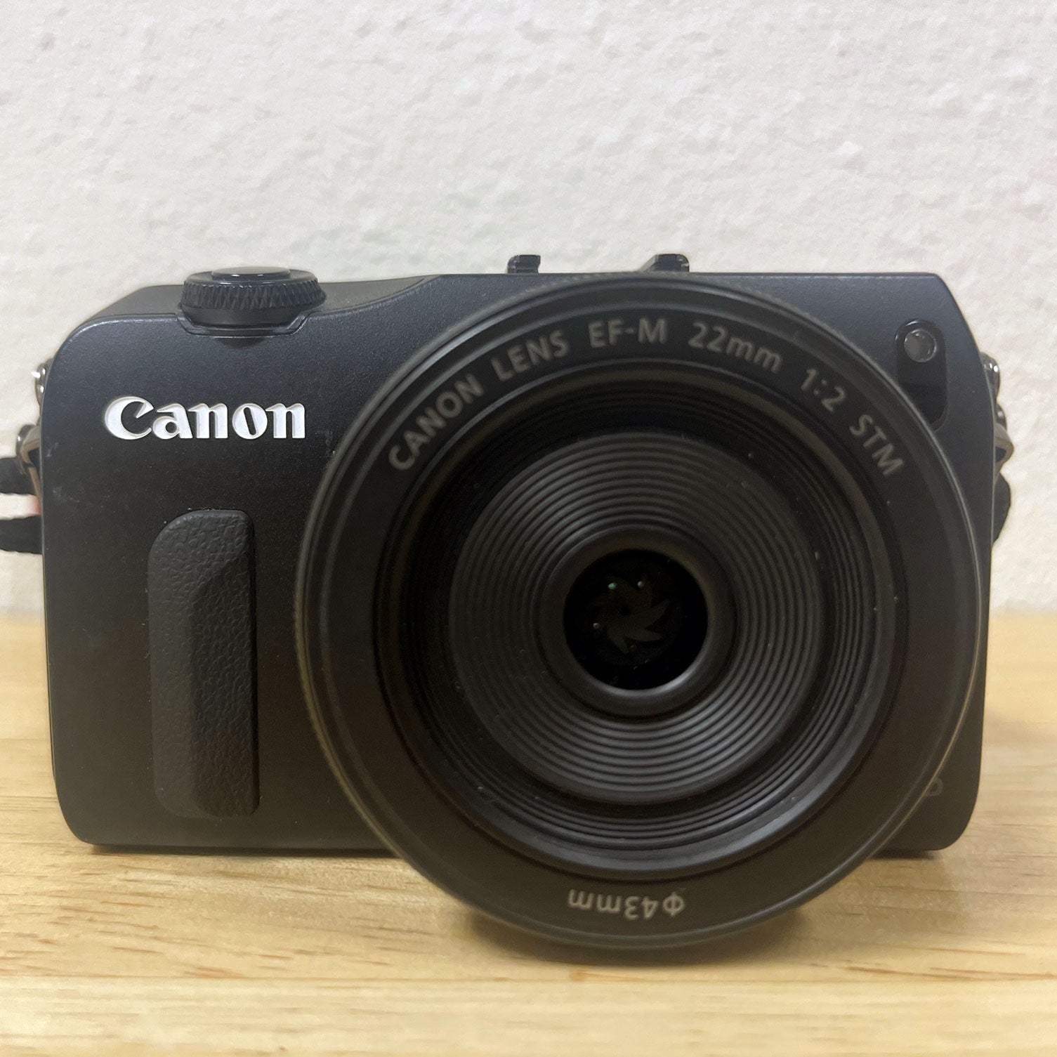 Preowned Canon EOS M + 22mm f/2 (Excellent) - Looking Glass Photo