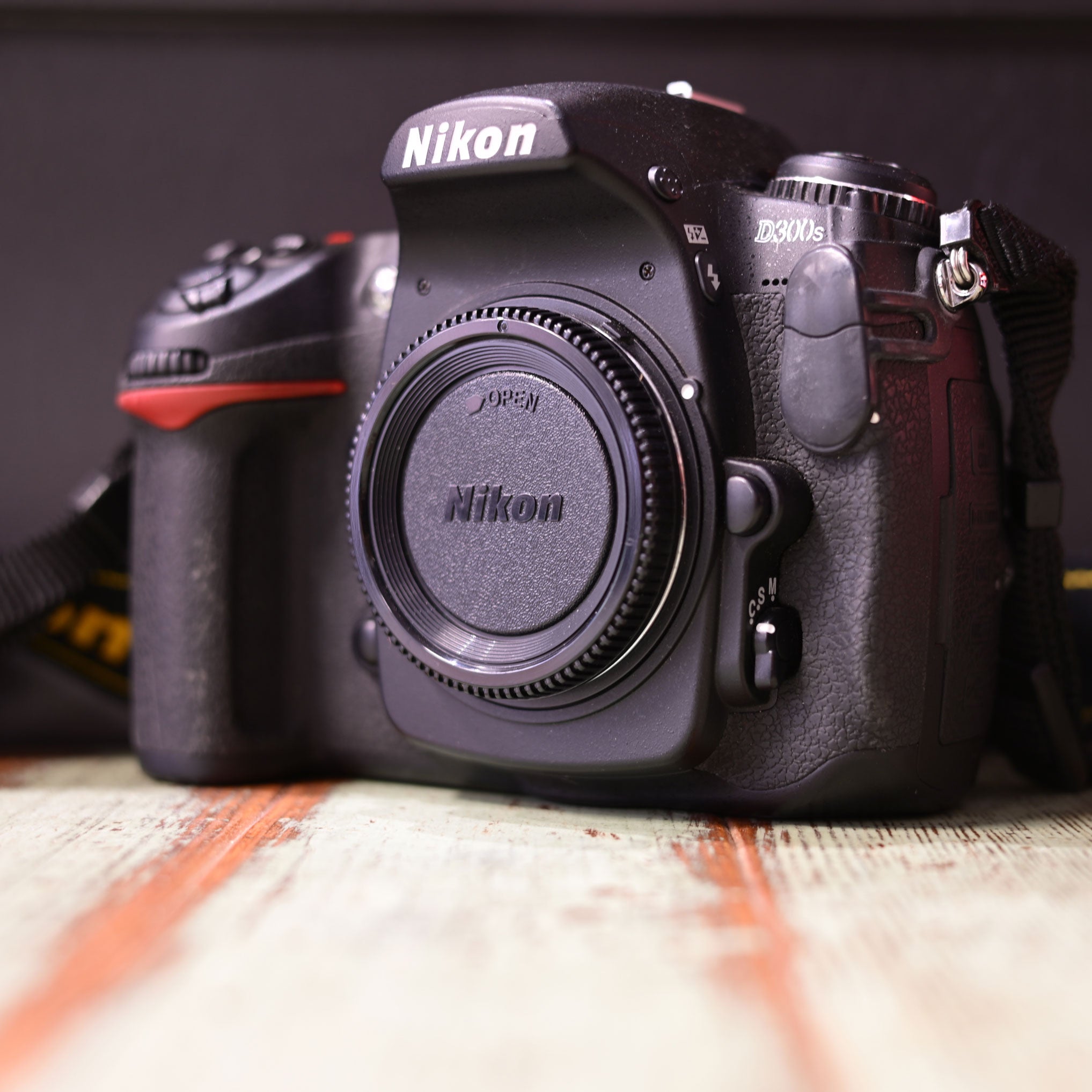 Used Nikon D300S Photography Kit with 2 Lenses & Flash 